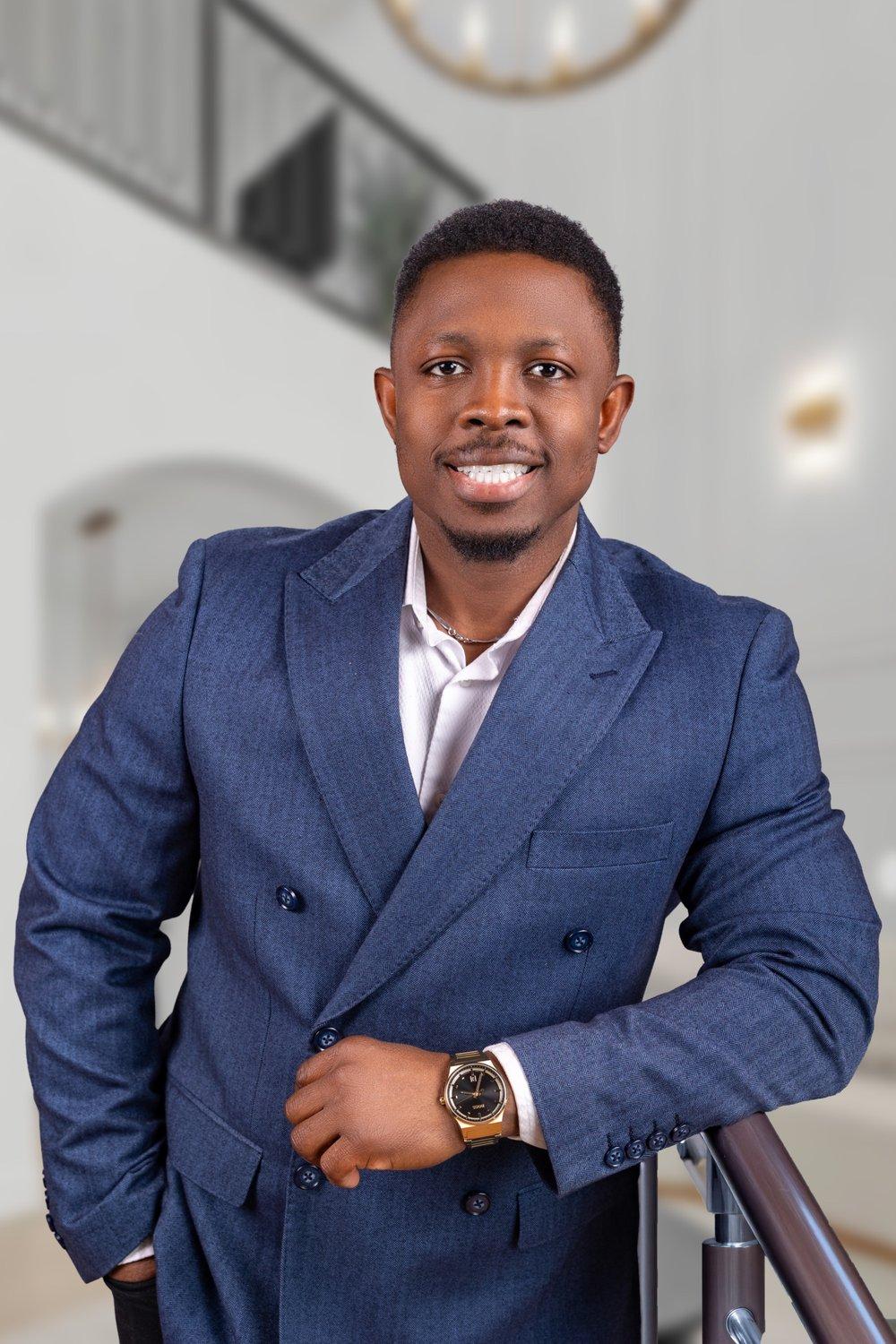 carousel-hero-element image-0