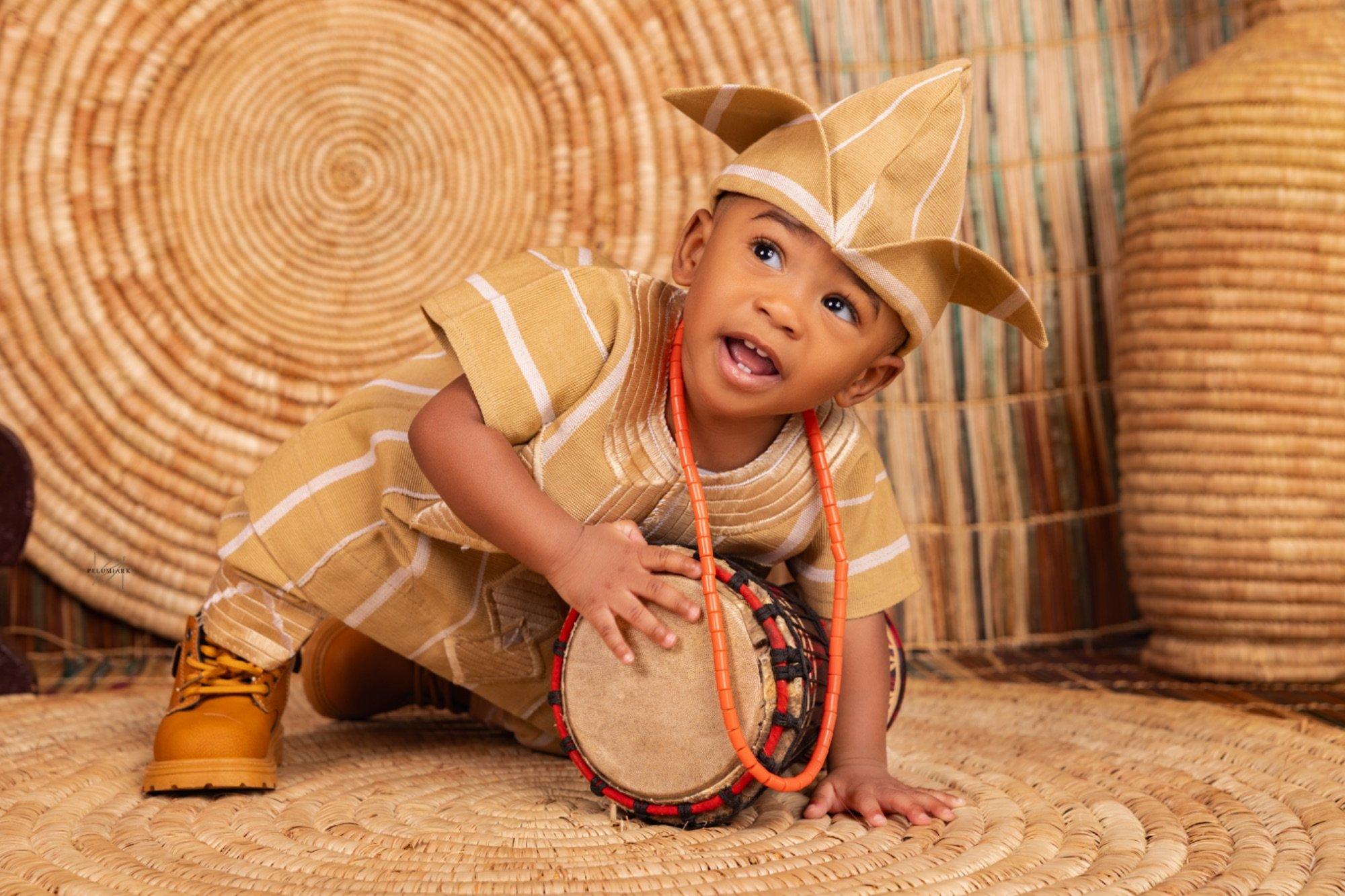 carousel-hero-element image-0